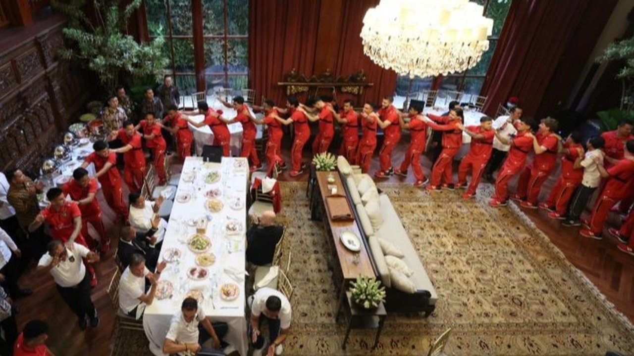 VIDEO: Intip Serunya Timnas Indonesia Nyanyi & Joget Bareng Lagu Maumere di Rumah Prabowo