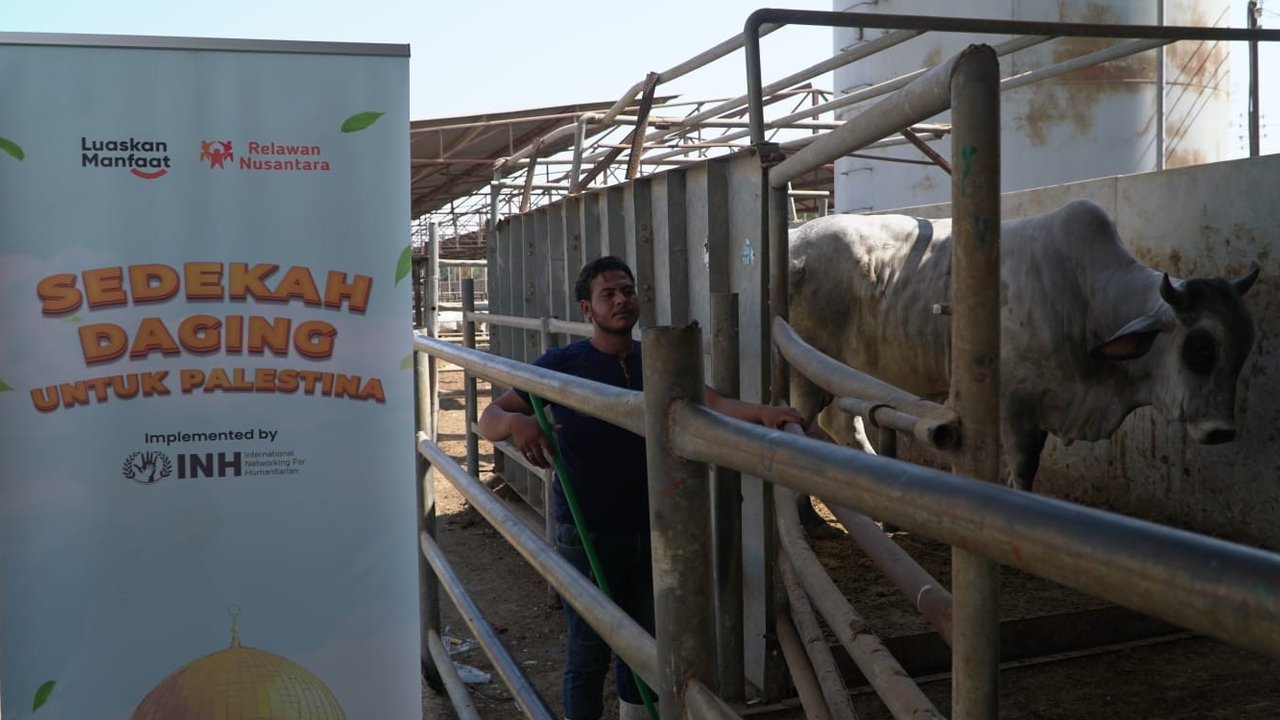 INH dan Relawan Nusantara Salurkan Daging Kurban ke Pengungsi Gaza