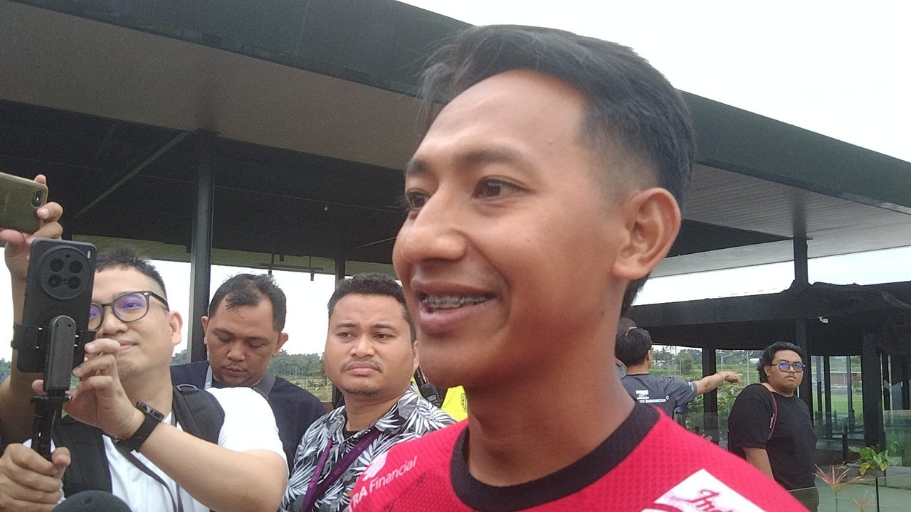 Latihan resmi Timnas Indonesia jelang pertandingan melawan China di SUGBK, Jakarta, Rabu (4-6-2025). (Bola.com/Bagaskara Lazuardi)