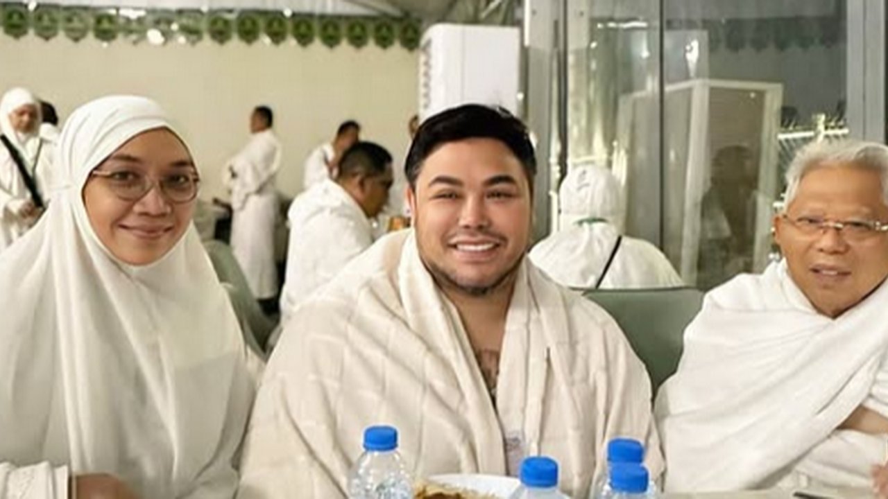 Potret Bahagia Ivan Gunawan Ibadah Haji Bareng Ma'ruf Amin, Cium Tangan Hingga Singgung Soal Protokoler