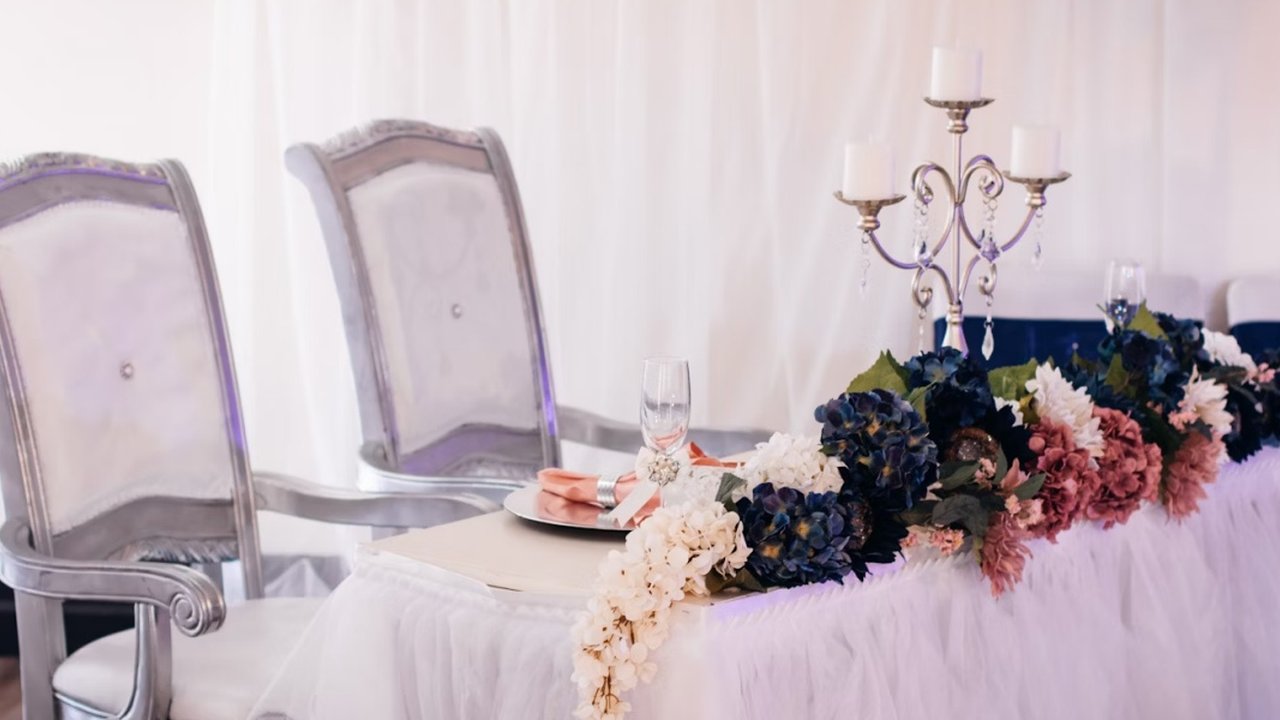 Ilustrasi Model Kursi Pengantin