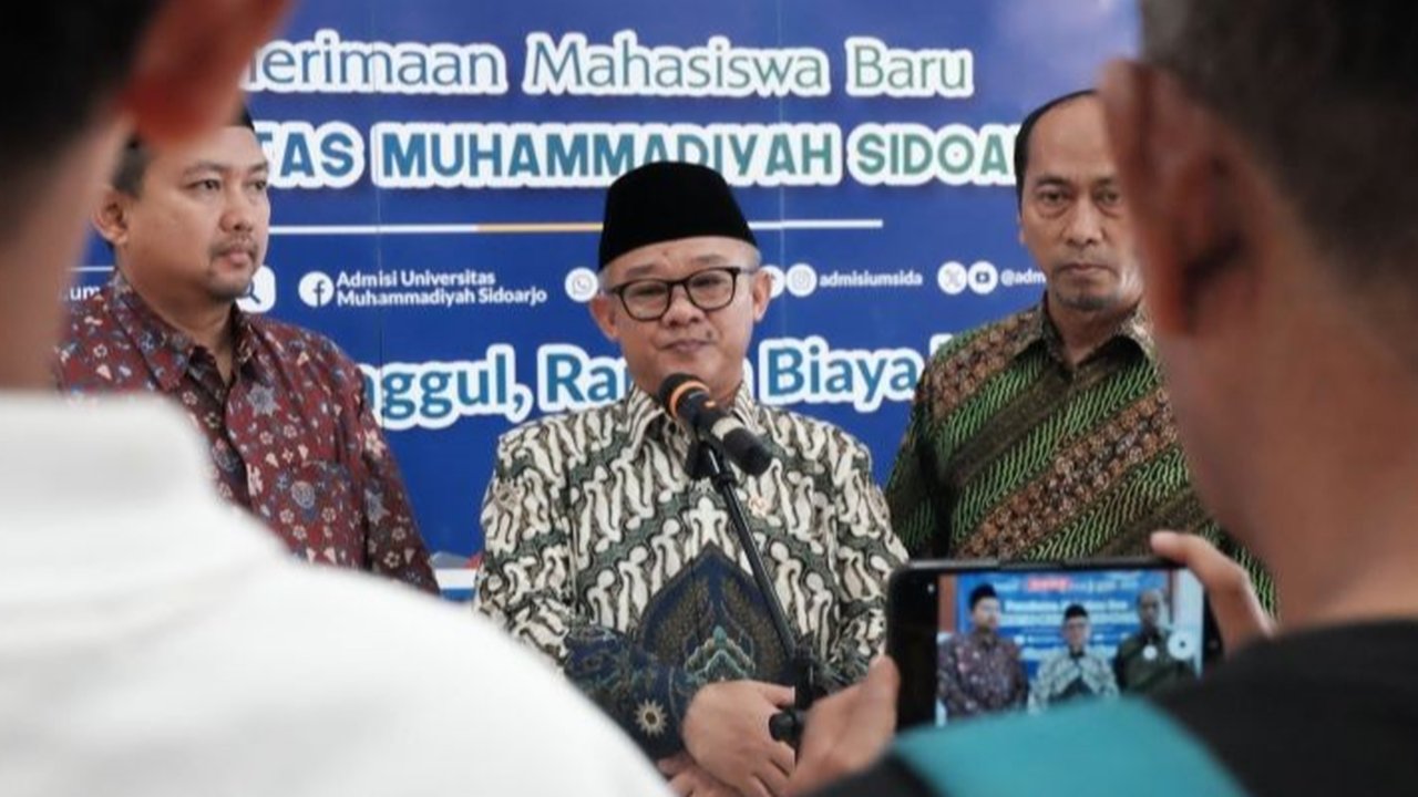 Universitas Muhammadiyah Sidoarjo (Umsida) mendapat apresiasi dari Mendikdasmen atas peluncuran program studi Magister Pendidikan Dasar dan Magister Pendidikan Profesi Guru, guna meningkatkan kualitas guru Indonesia.