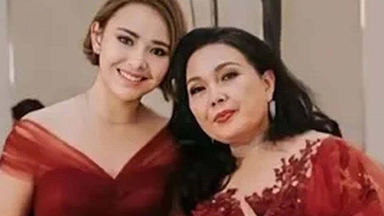 Henny Manopo Dimakamkan, Amanda Manopo Tak Kuasa Menahan Isak Tangis