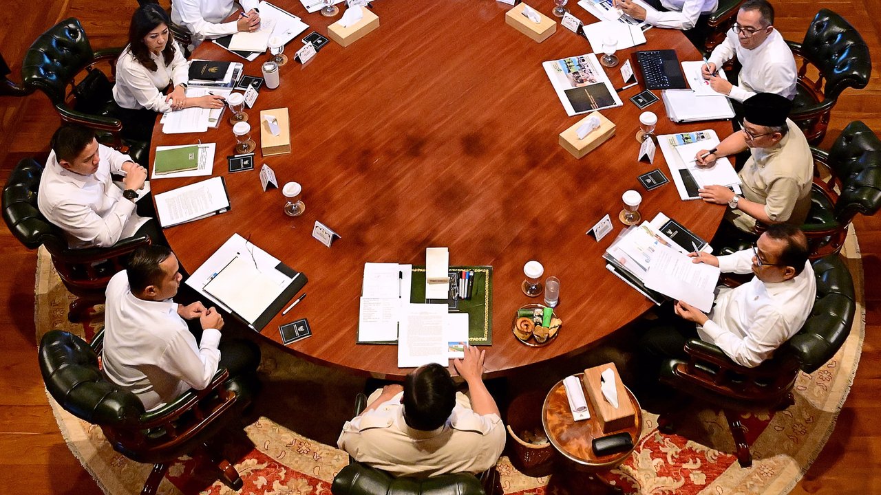 Potret Wajah Menteri saat Dikumpulkan Prabowo Rapat Dadakan di Tengah Perang Israel Vs Iran