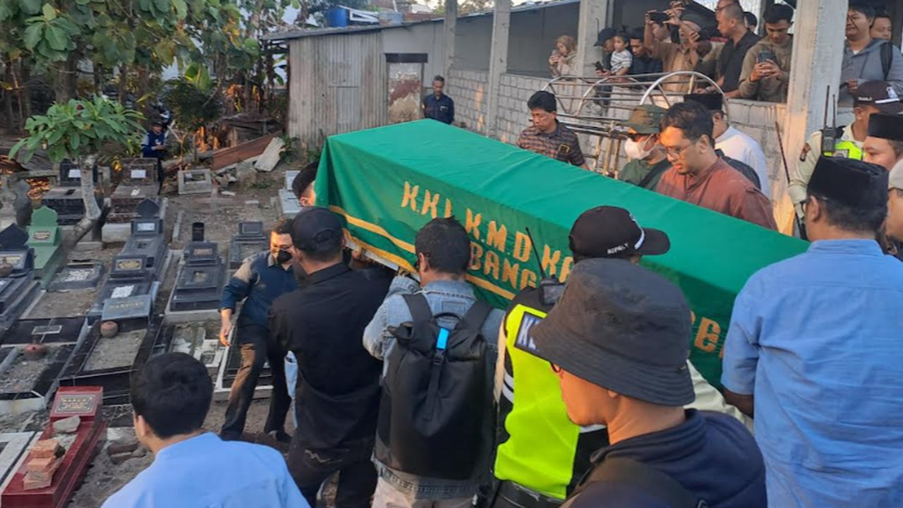 Pemakaman Diplomat Muda Arya Daru