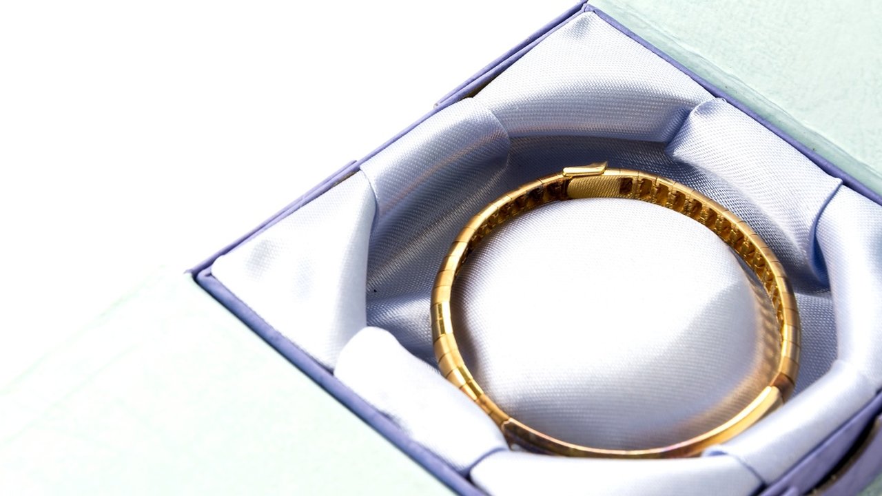 Ilustrasi Gelang Bangle