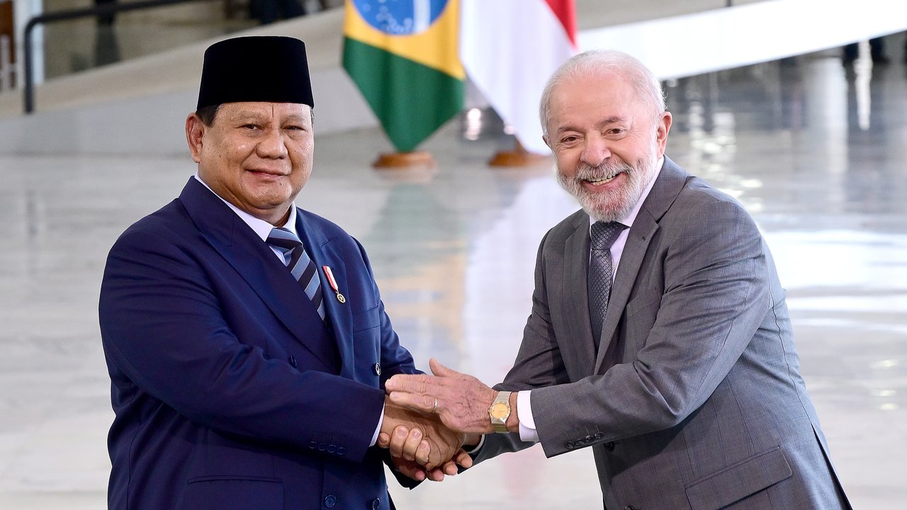 VIDEO: Prabowo Tamu Kehormatan Digandeng Erat Presiden Brasil, Sampai Peluk Menteri Bahlil