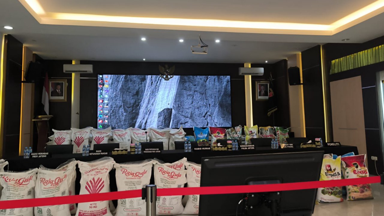 Modus Licik Pengoplosan Gula Rusak Jadi Gula Kristal Putih di Banyuwangi