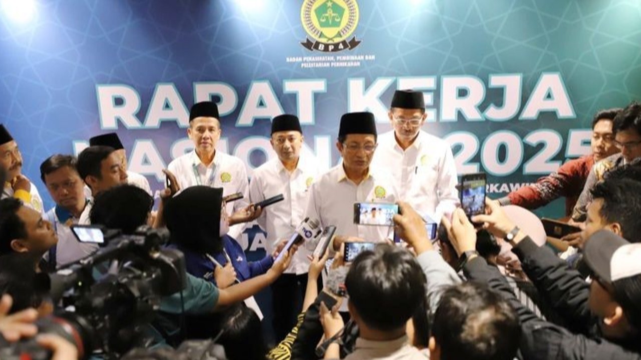 Menteri Agama Nasaruddin Umar memberikan apresiasi tinggi terhadap perkembangan Pondok Pesantren As'adiyah Macanang di Sulsel,  mengagumi kemajuan pesantren dan menekankan pentingnya kerukunan umat di Indonesia.