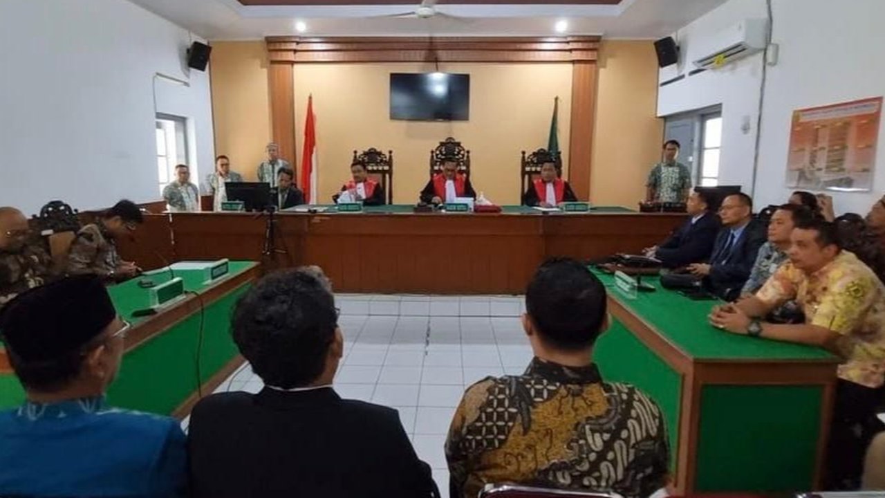 Jokowi Antar Anak dan Cucu ke Luar Kota