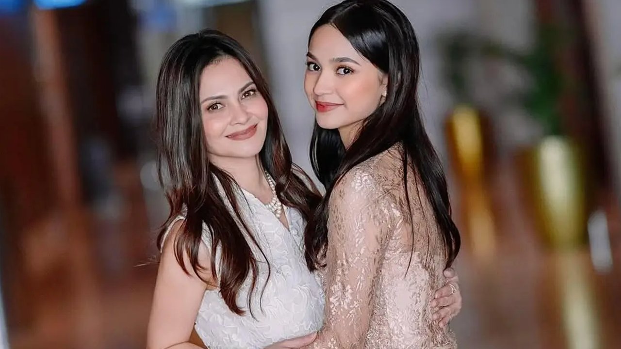 Anak Cut Tary Wisuda SMA