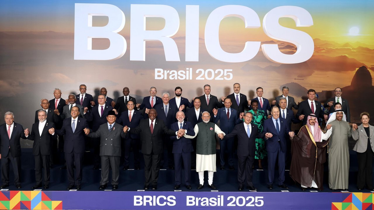 Presiden Prabowo Subianto menghadiri Konferensi Tingkat Tinggi (KTT) BRICS 2025 yang digelar di Museum of Modern Art (MAM), Rio de Janeiro, Brasil, Minggu (6/7/2025). Prabowo turut serta d