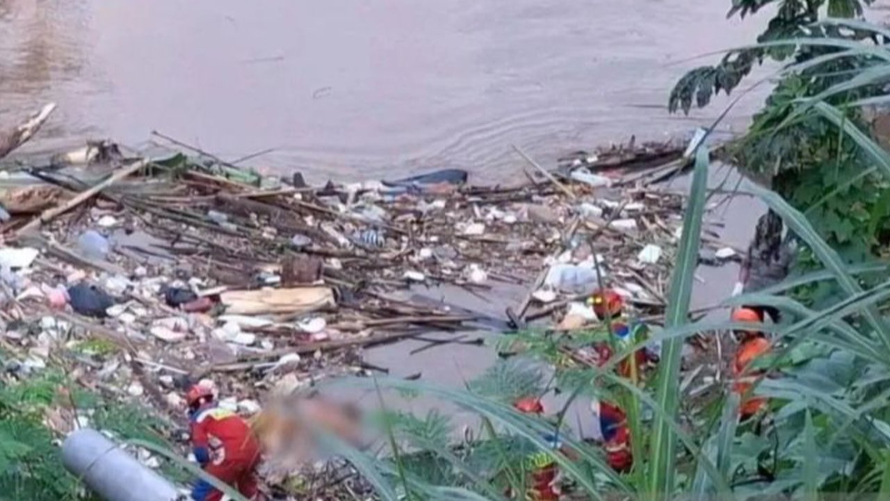 Mayat Tanpa Kepala di Kali Ciliwung Diduga Pegawai Kemendagri