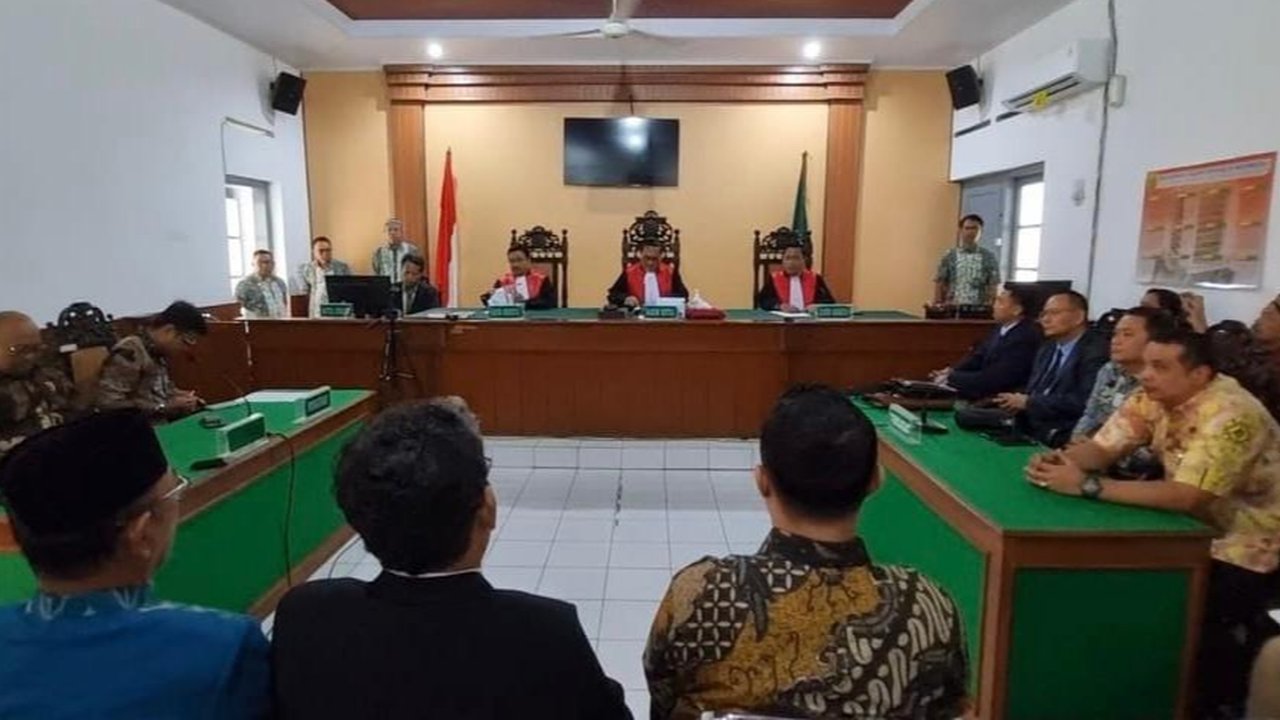 Jokowi Antar Anak dan Cucu ke Luar Kota