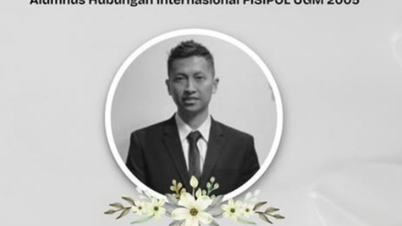 VIDEO: Rekaman CCTV Gerak-gerik Arya Diplomat Sebelum Tewas di Kos, Jalan Bawa Kresek Hitam