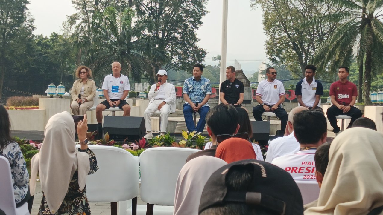 Dedi Mulyadi konferensi pers Road to Final Piala Presiden 2025, di Gedung Sate, Bandung