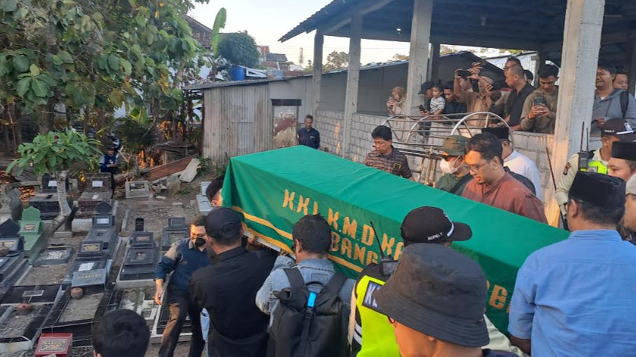 Pemakaman Diplomat Muda Arya Daru