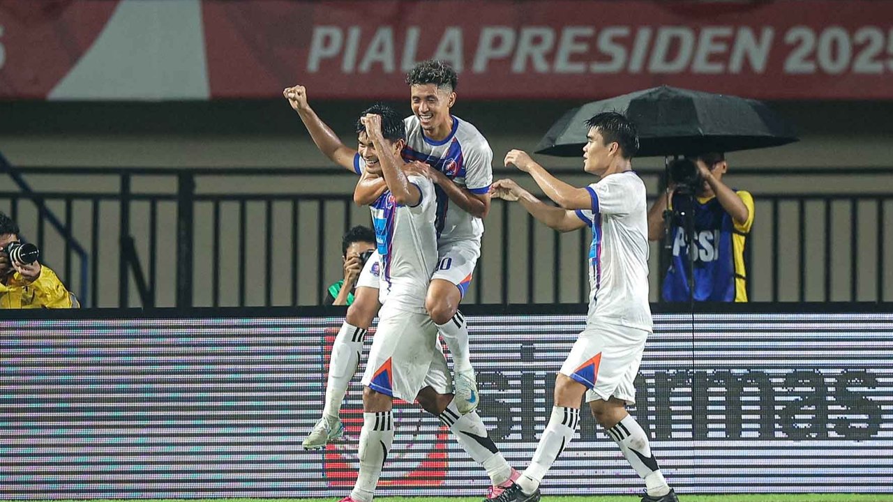 VIDEO: Megah Meriah! Port FC Juara Piala Presiden 2025, Pemain Girang Dikalungi Demul Medali