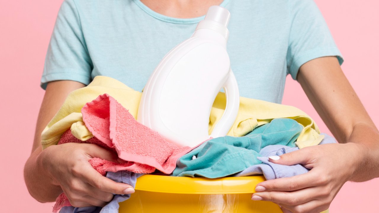 Ilustrasi Mencuci Secara Manual