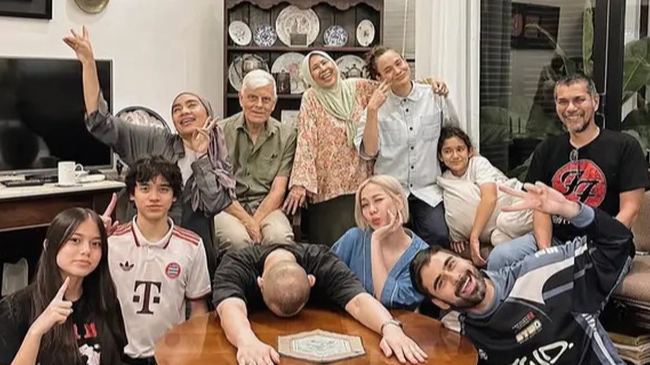 Intip Potret BCL Makan Siang Bareng Anak dan Suami, Sosok Perempuan Muda Bareng Noah Curi Perhatian (sumber: Instagram/itsmebcl)