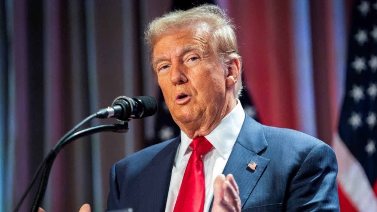 Presiden terpilih AS, Donald Trump pada Minggu (8/12) menegaskan kembali janji kampanye garis kerasnya, untuk memberlakukan tarif perdagangan dan melakukan deportasi massal, sambil mengumbar gagasan bahwa AS dapat menarik diri dari NATO.
Dalam wawancara resmi pertamanya di televisi - dan hanya...