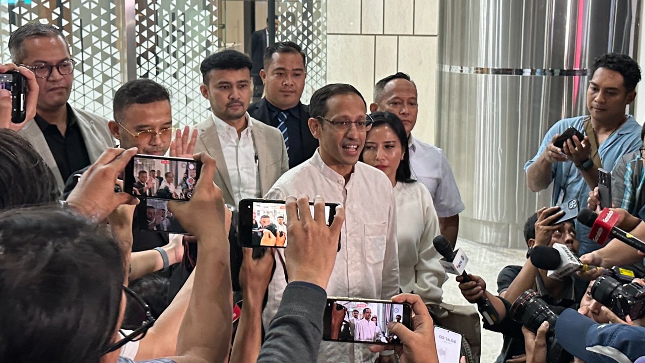Mantan Menteri Pendidikan Nadiem Makarim penuhi panggilan kedua dari Kejaksaan Agung untuk menjalani pemeriksaan di Gedung Bundar Kejagung, Jakarta, Selasa (15/07/025).