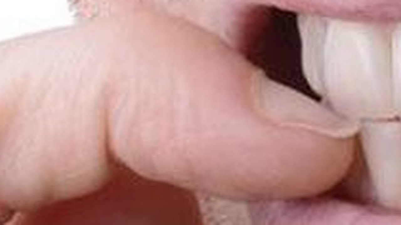 Ilustrasi Gigit Kuku