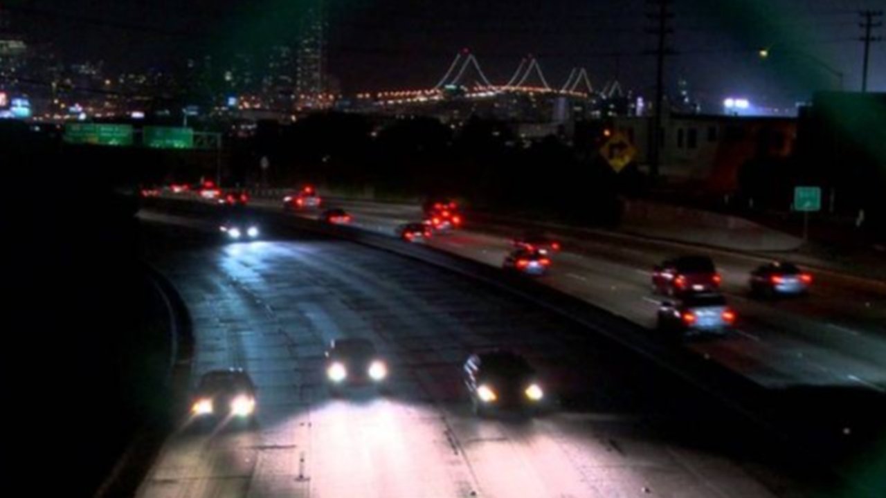 Untuk Anda yang terpaksa harus mengemudikan mobil di malam hari, berikut adalah beberapa tips agar Anda selamat sampai tujuan (Foto: Examiner).