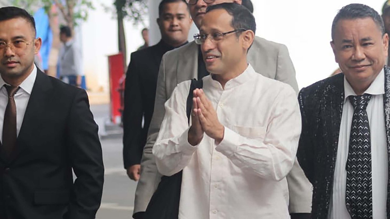 Mantan Menteri Pendidikan Nadiem Makarim penuhi panggilan kedua dari Kejaksaan Agung untuk menjalani pemeriksaan di Gedung Bundar Kejagung, Jakarta, Selasa (15/07/025).