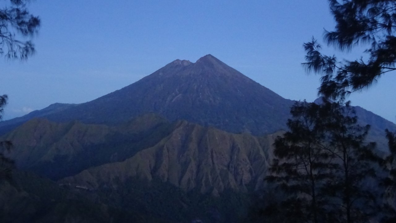 Banner Infografis Kronologi Turis Jatuh di Gunung Rinjani. (Liputan6.com/Abdillah/Gotri)