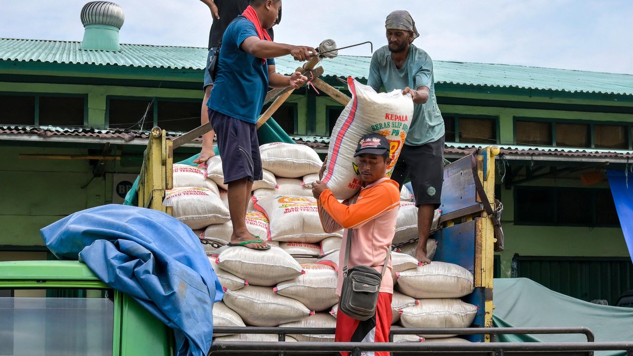 Tiba-Tiba Produsen Minta Harga Beras Premium di Toko Ritel Diturunkan, Ada Apa?