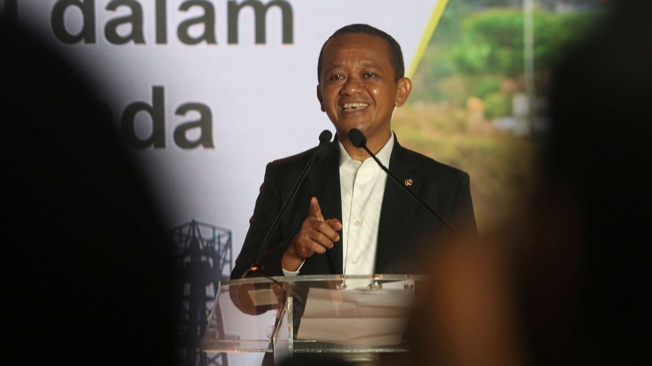Menteri Energi dan Sumber Daya Mineral (ESDM) Bahlil Lahadalia menyampaikan pidato dalam acara Energi Mineral Forum 2025 di Hotel Indonesia Kempinski, Jakarta, Senin (26/5/2025).