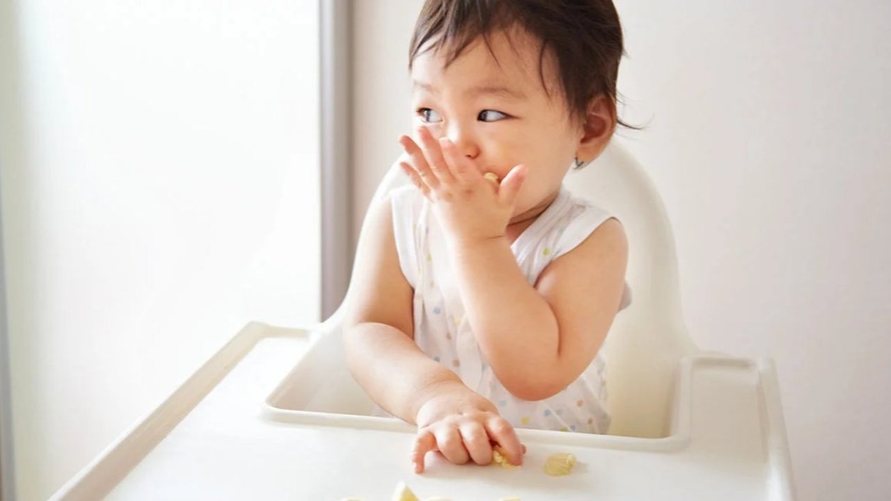 Makanan yang Harus Dihindari Bayi di Bawah 1 Tahun