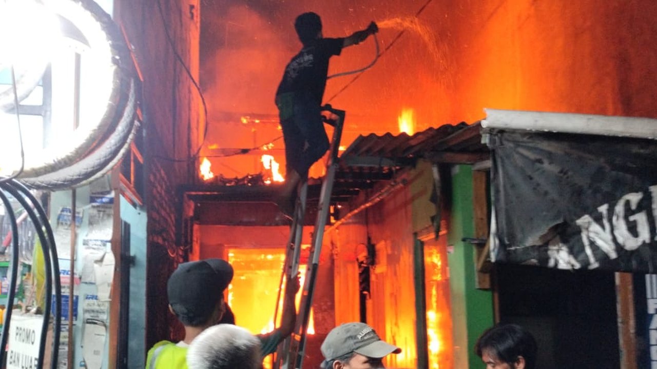kebakaran rumah di pesanggrahan