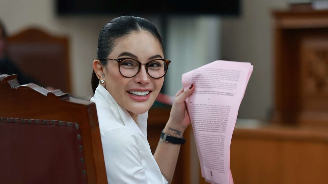 Terdakwa Nikita Mirzani menjalani sidang perdana dalam kasus dugaan pemerasan dan pengancaman bos skincare Dokter Reza Gladys di Pengadilan Negeri Jakarta Selatan, Jakarta, pada Selasa (24/6/2025).