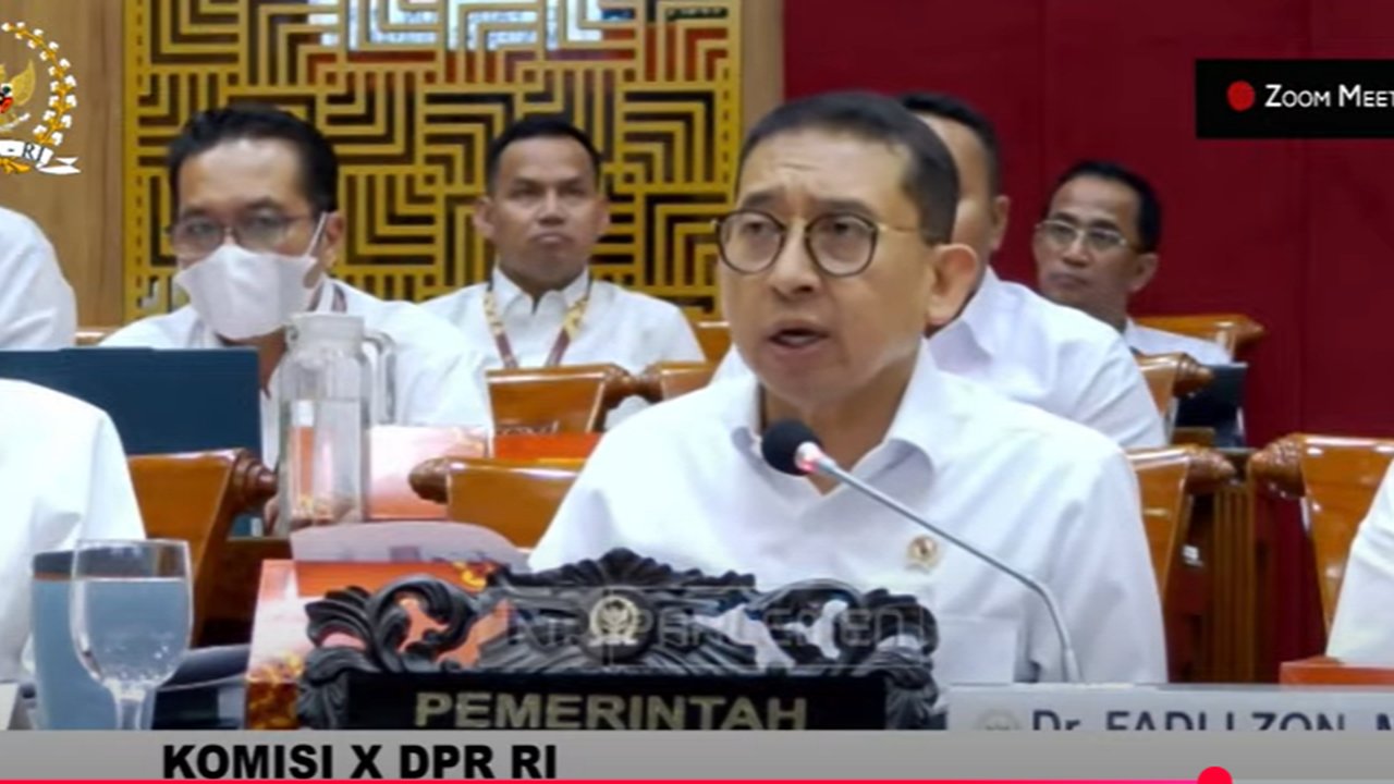 Menteri Kebudayaan Fadli Zon: Kemenbud Kaji Pemugaran Situs Gunung Padang yang Diperkirakan Berusia 25 Ribu Tahun Sebelum Masehi.  (Liputan6.com/Henry)
