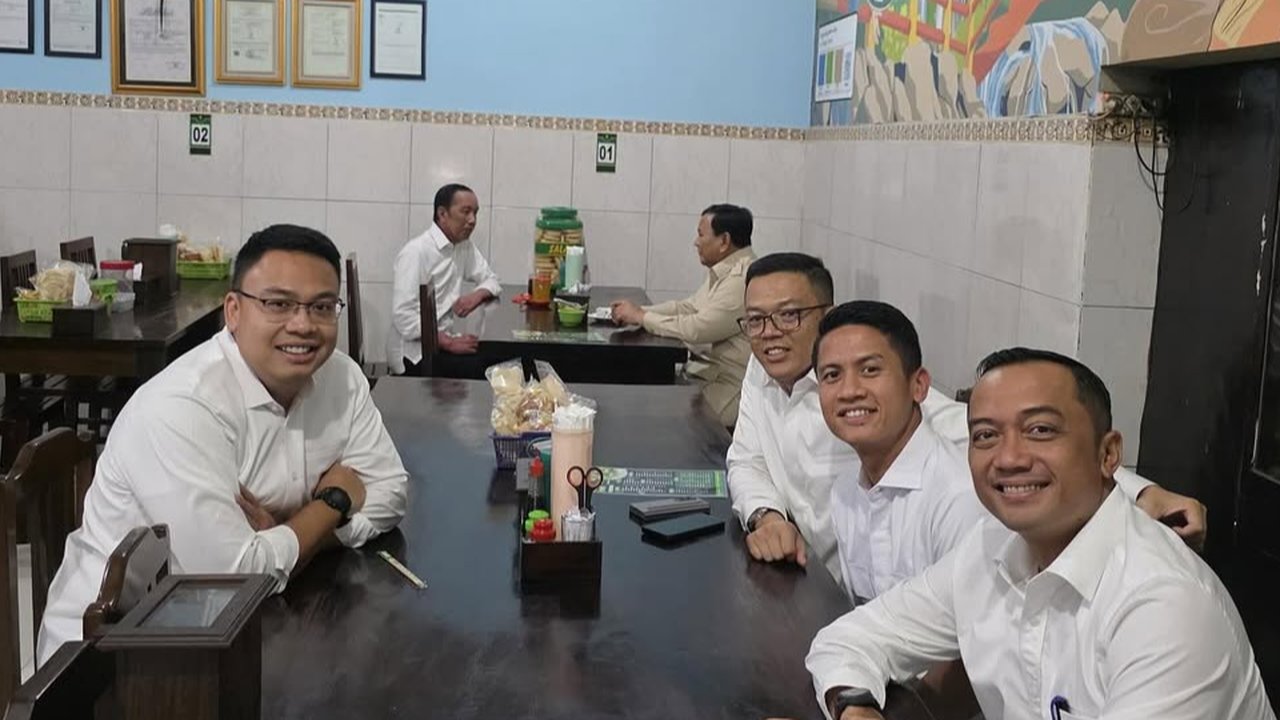 jokowi dan prabowo makan bakmi