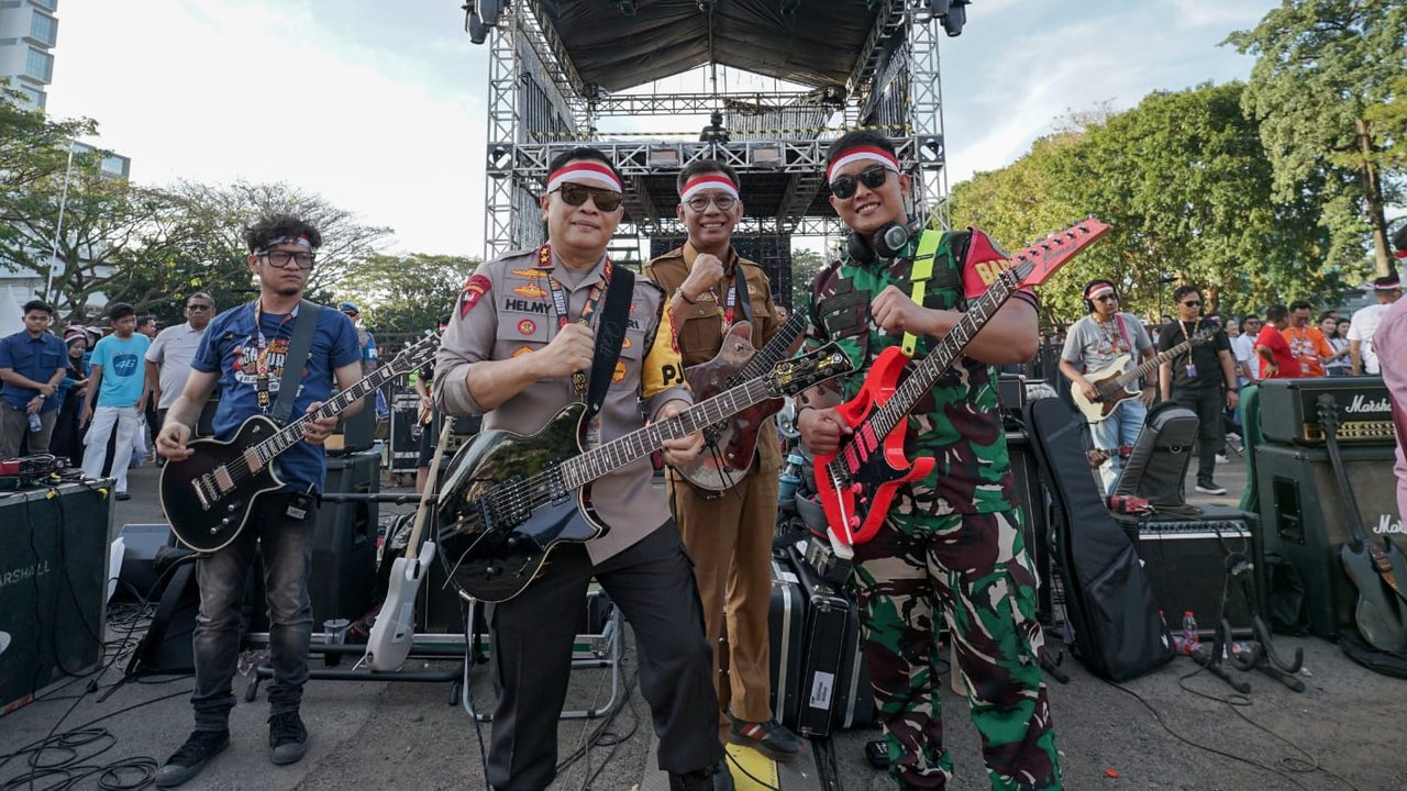 1.300 Lebih Musisi Lampung Unjuk Gigi Bareng di Saburai Grand Jam 2025 Pecahkan Rekor MURI