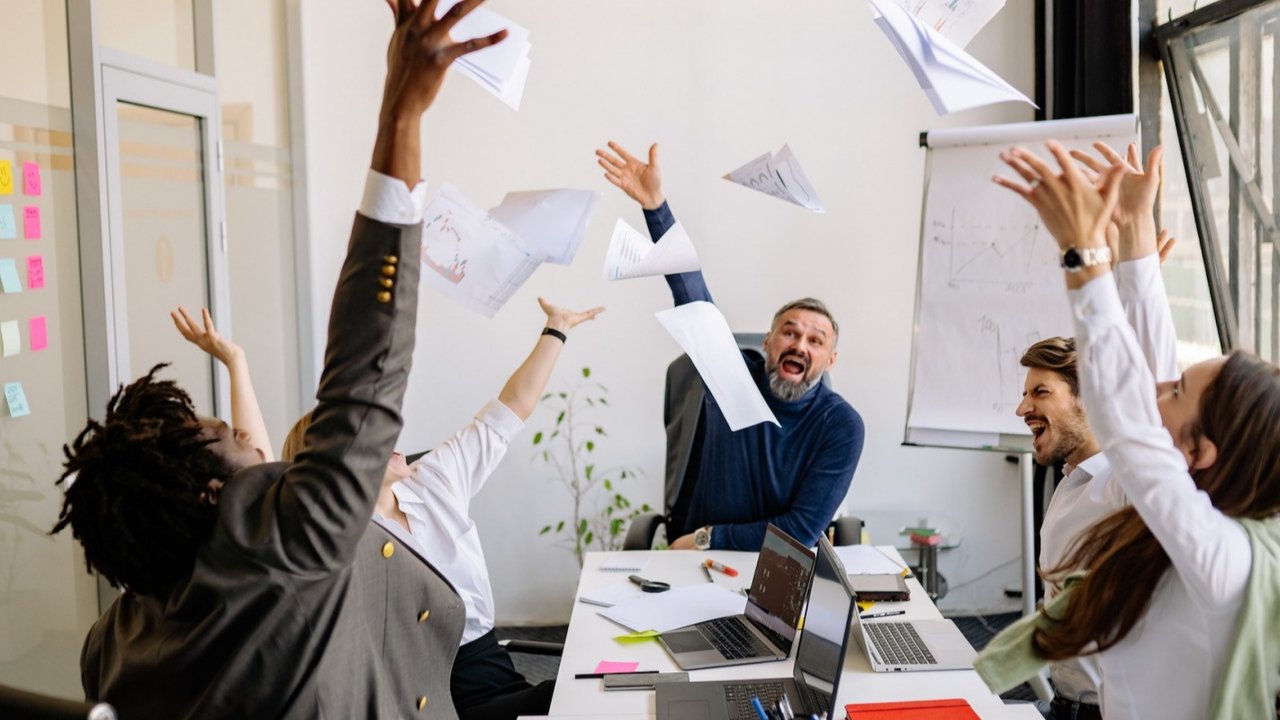 <p>Ilustrasi bekerja, sukses, kerja sama tim. (Photo by Yan Krukau from Pexels)</p>