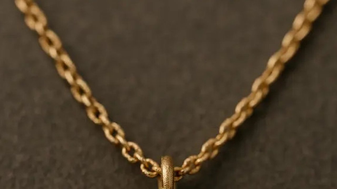 7 Kalung Emas Ini Cuma 5 Gram, Tapi Modelnya Seperti Sultan yang Mewah dan Elegan (sumber:AI)