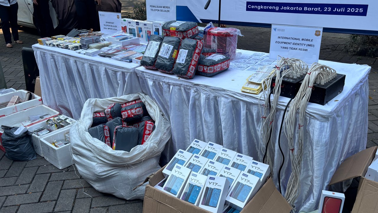 Pabrik HP Ilegal di Cengkareng Digerebek, Komponen Masuk dari China Lewat Batam