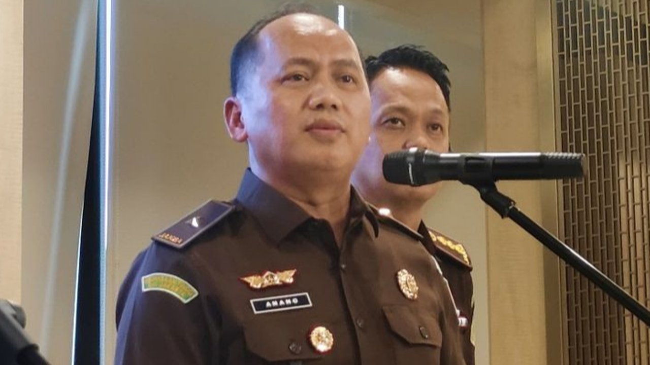 Kejaksaan Agung mengungkap Jurist Tan, tersangka kasus korupsi Chromebook Kemendikbudristek, mangkir dari panggilan kedua. Apa langkah Kejagung selanjutnya?