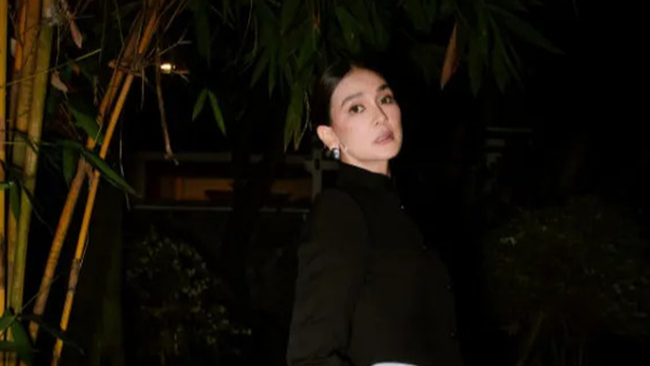 Luna Maya saat Hadir di Ulang Tahun Purwakarta. [@lunamaya]