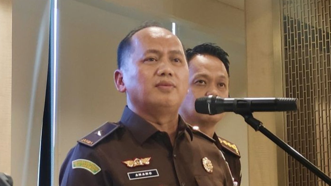 Kejaksaan Agung mengungkap Jurist Tan, tersangka kasus korupsi Chromebook Kemendikbudristek, mangkir dari panggilan kedua. Apa langkah Kejagung selanjutnya?