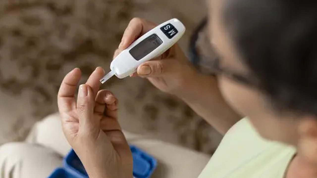 Dengan membatasi asupan gula, tubuh akan lebih mampu mengatur gula darah dengan baik, sehingga risiko diabetes pun dapat berkurang. Oleh karena itu, banyak dokter menyarankan para penderita d