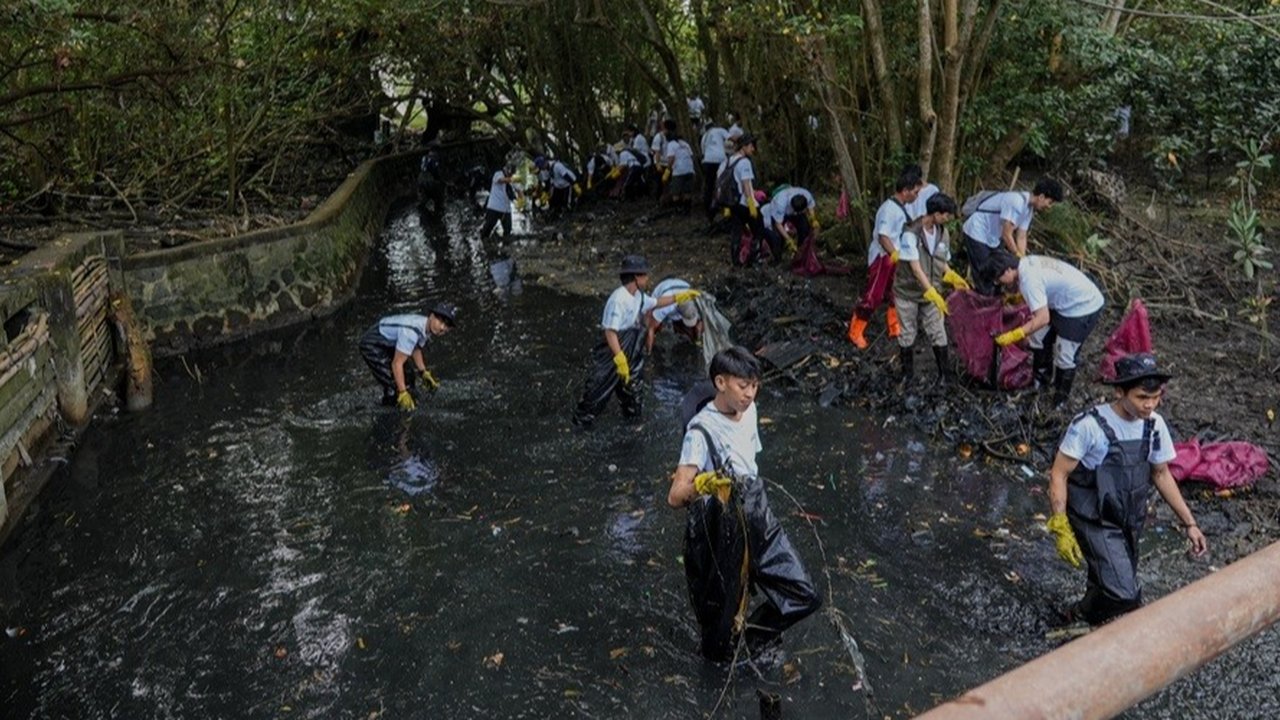 BRI Jaga Ekosistem Lewat Bersih-Bersih Sungai & Kesadaran Pengelolaan Sampah