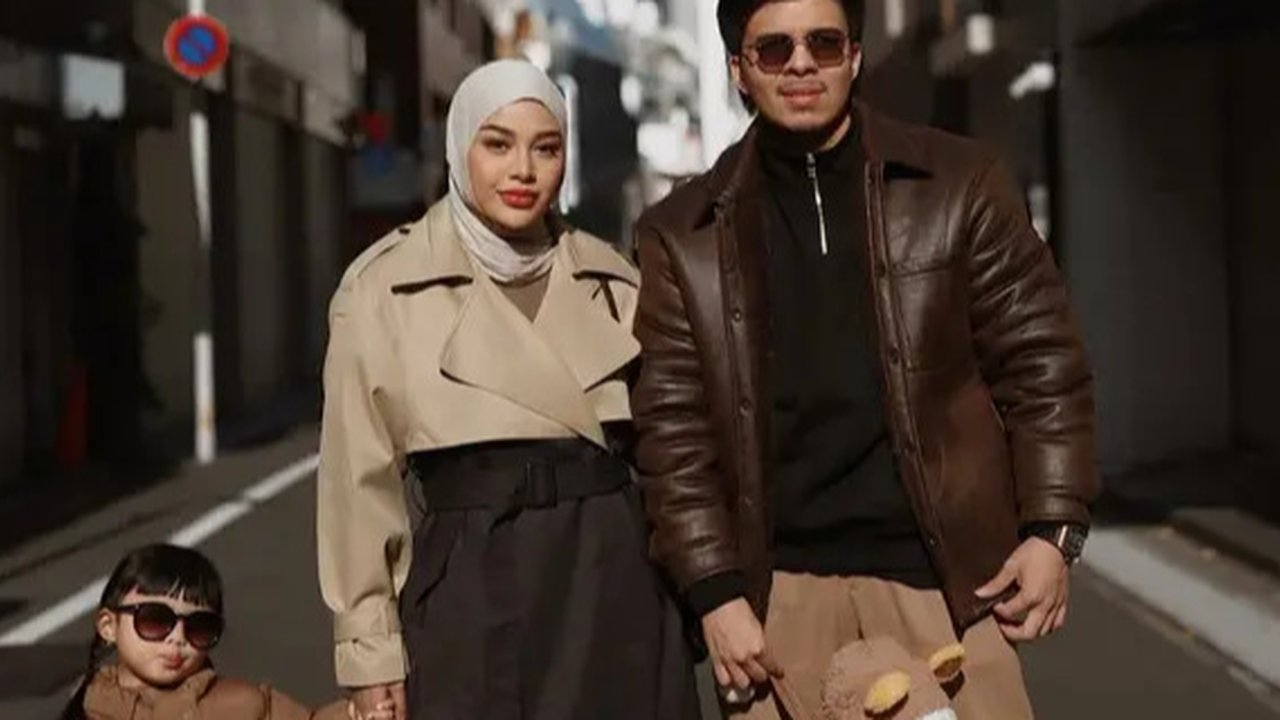 Potret Keluarga Atta Halilintar dan Aurel Hermansyah Kompak Pakai Baju Senada