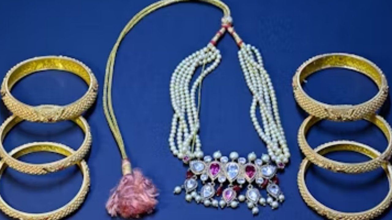 Ilustrasi Gelang Bangle