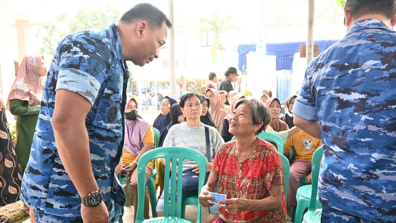 Peringati Hari Bakti TNI AU Ke-78, Koopsudnas Gelar Baksos & Karbak di Tangerang