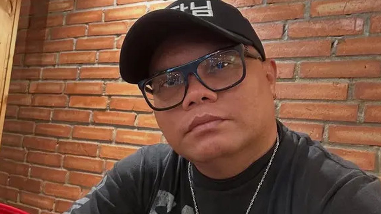 Badai Eks Kerispatih klarifikasi kesaksian Sammy Simorangkir dalam sidang MK pekan lalu, soal dimintai Rp5 juta per lagu jika menyanyikan hit Kerispatih. (Foto: Dok. Instagram @badaithepia